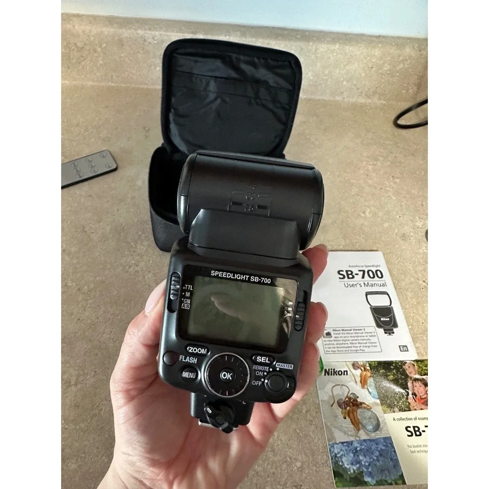 Nikon SB-700 Speedlight Flash Professional Gear Black GOOD TTL Master Remote